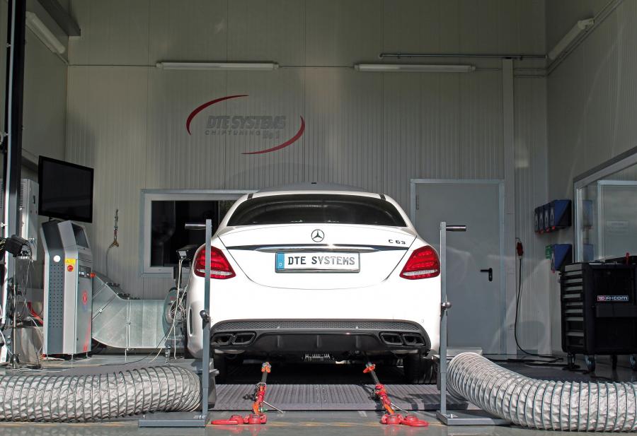  Mercedes-Benz C63 AMG by DTE-Systems 2015 года  (фото 3 из 5)